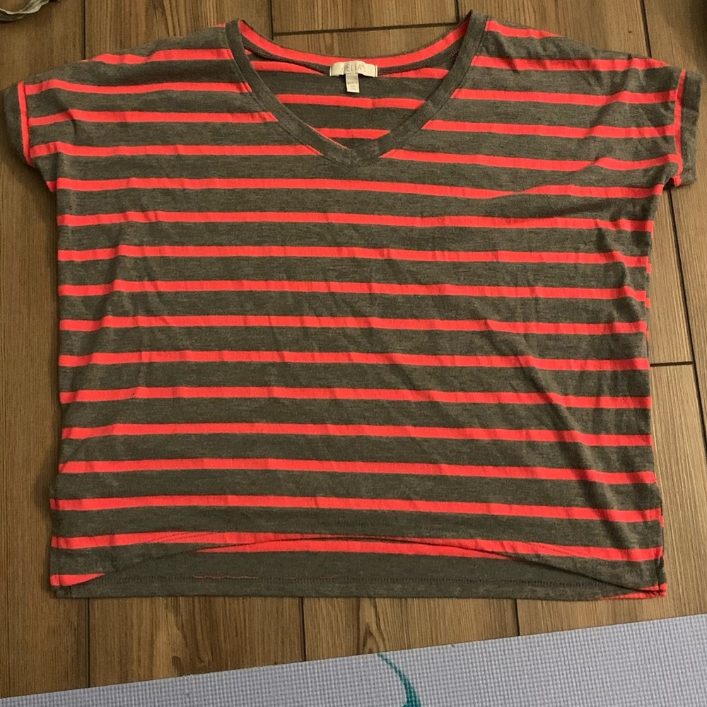 Delias V-Neck Top